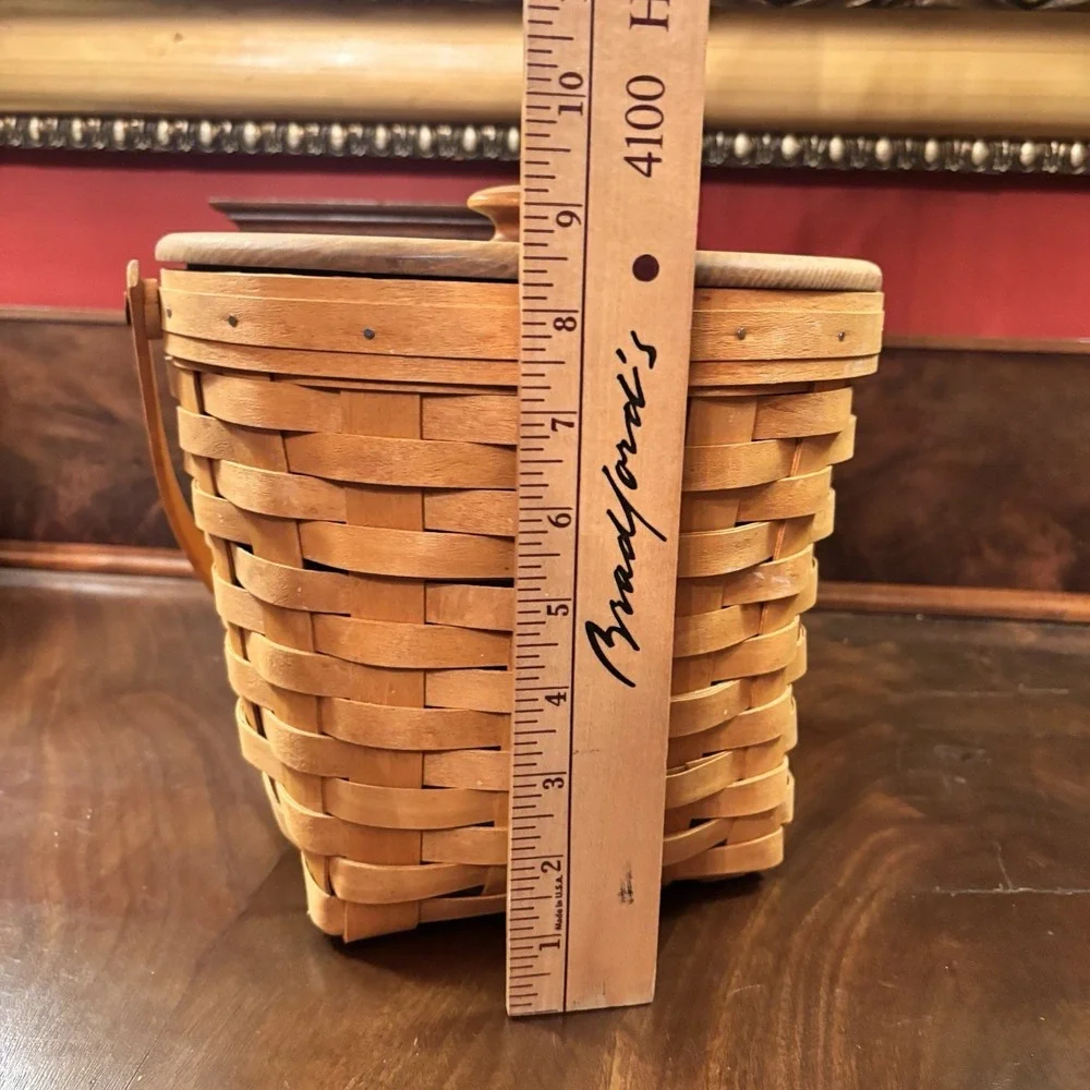 Longaberger 1995 Handwoven Fruit  Basket Wood Lid Plastic Liner Swing Handle‎